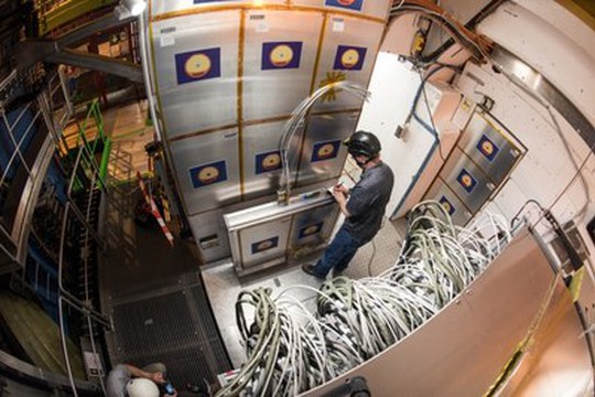 Al Large Hadron Collider del CERN il primo esperimento per cercare i monopoli magnetici con il “meccanismo di Schwinger”