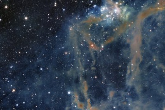 Euclid svela una nebulosa scintillante nascosta dentro una “nube oscura”