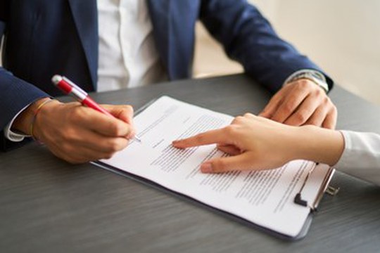 Il primo contratto di lavoro non si scorda mai: diritti, doveri e dritte utili Il primo contratto di lavoro non si scorda mai: diritti, doveri e dritte utili